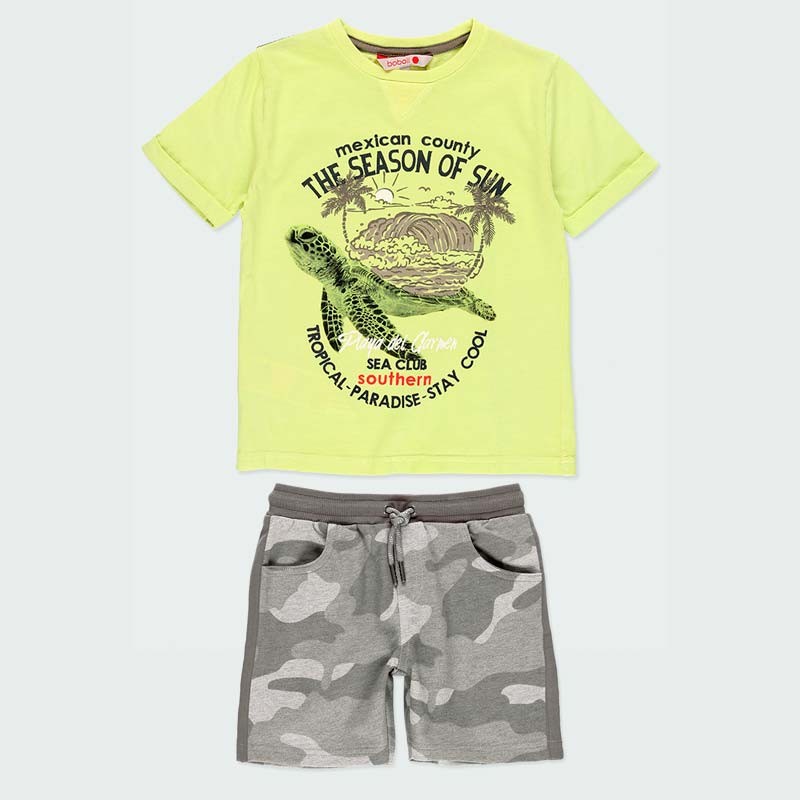 Conjunto niño de camiseta lima tortuga y bermuda camuflaje de Bóboli