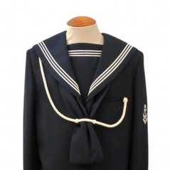 detalle traje de comunion niño de marinero azul marino