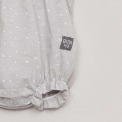 Ranita bebé gris estrellitas con manga mariposa de Cotton Fish