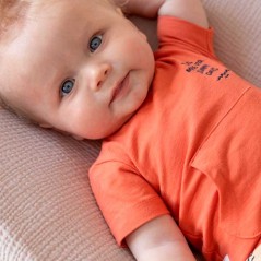 Conjunto bebé sun color naranja de Feetje