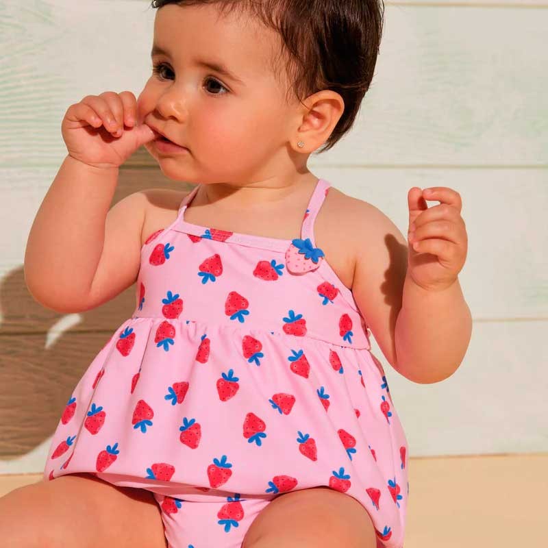 Conjunto baño bebé niña camiseta y culetin fresas de Ysabel Mora