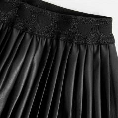 Falda niña negra plisada polipiel de Bóboli