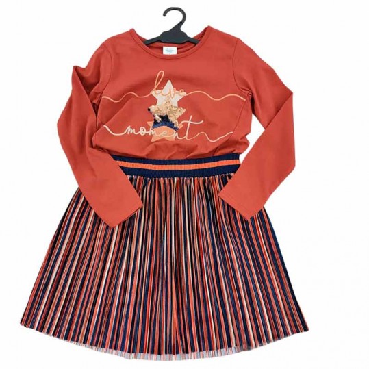 Camiseta niña estrellas con falda rayas de Bóboli