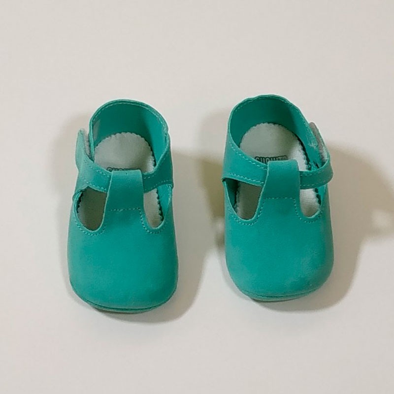 zapatos bebe sin suela verde menta de cuquito