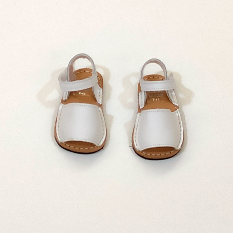 Zapatos bebé menorquinas de piel blancas