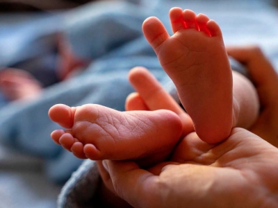 ¿A qué edad se debe poner zapatos a un bebe?